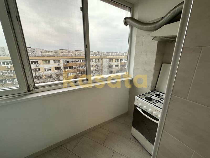 Crangasi 2 camere bloc reabilitat etaj intermediar renovat